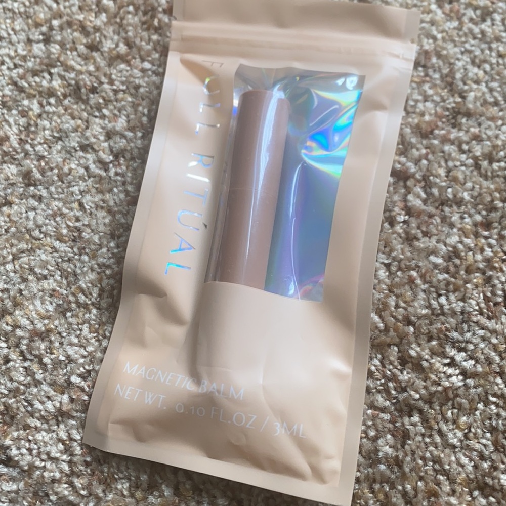 Full Ritual Magnetic Lip Balm - Picture 4 of 4